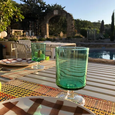 Les Milles Roches Bed & Breakfast Gordes